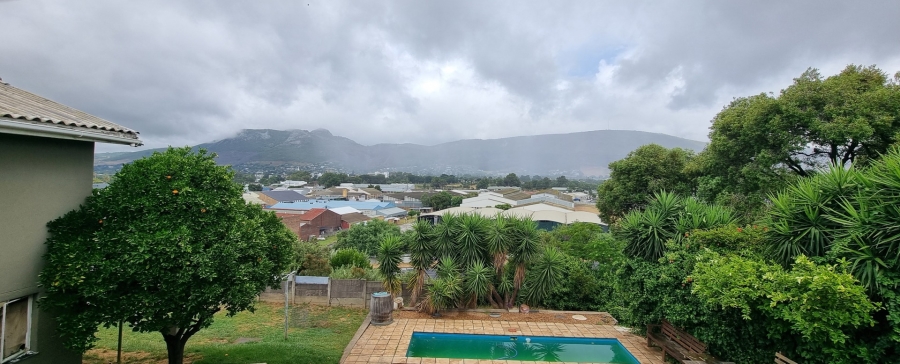 5 Bedroom Property for Sale in Charleston Hill Western Cape